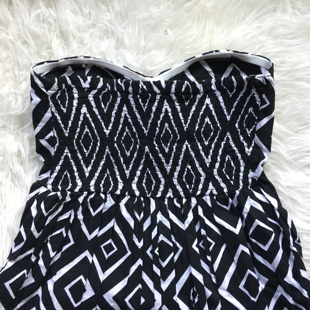 NWOT 🏝VACATION READY!🏝 Strapless B & W Dress - Picture 7 of 8